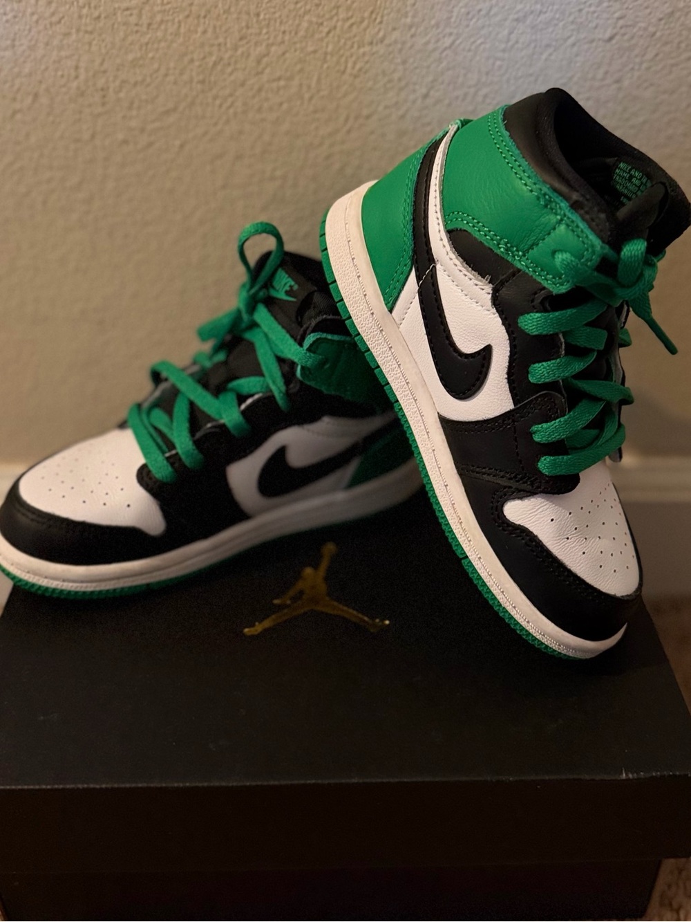Nike Kids Green/Black/White Mid-Top Sneakers
